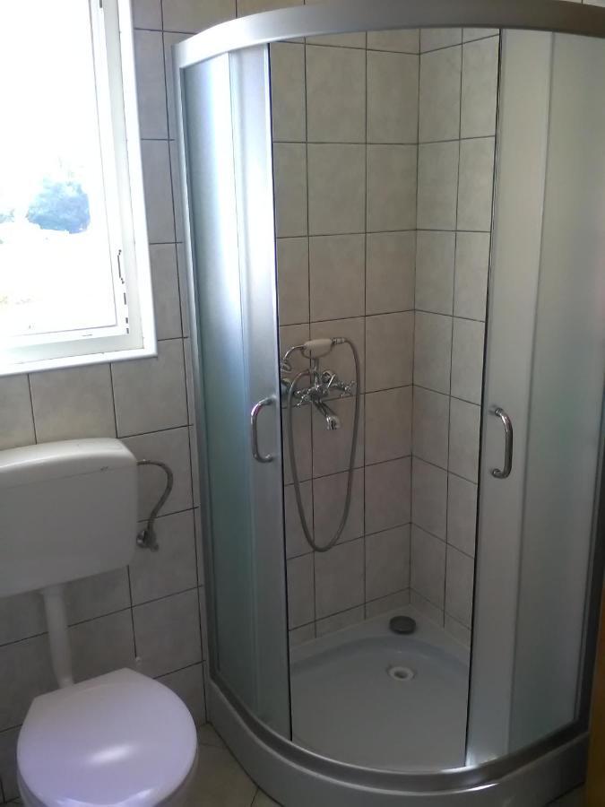 Apartments Zvonimir,Place By The Sea Mirce 外观 照片